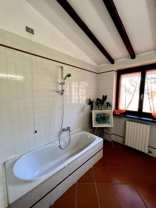 Apartment In Villa La Carruba Ривергаро Экстерьер фото